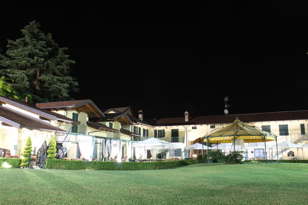Hotel Ristorante La Torretta Bianze Bagian luar foto